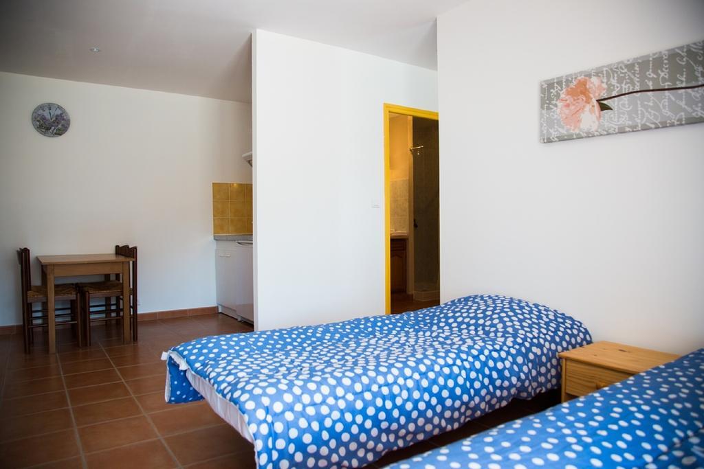 Appartements " Le Clos De La Cerisaie" Castillon-du-Gard Dış mekan fotoğraf