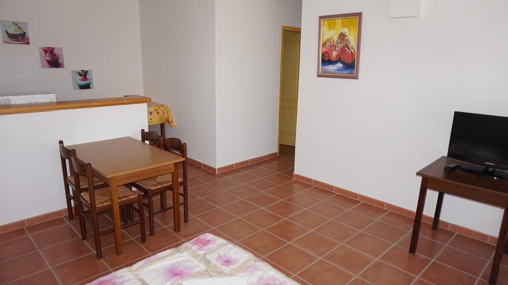 Appartements " Le Clos De La Cerisaie" Castillon-du-Gard Dış mekan fotoğraf