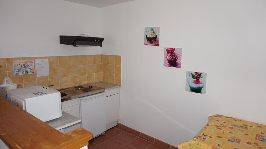 Appartements " Le Clos De La Cerisaie" Castillon-du-Gard Dış mekan fotoğraf
