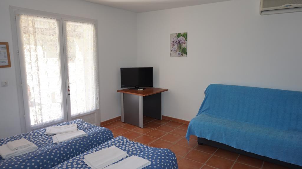 Appartements " Le Clos De La Cerisaie" Castillon-du-Gard Dış mekan fotoğraf