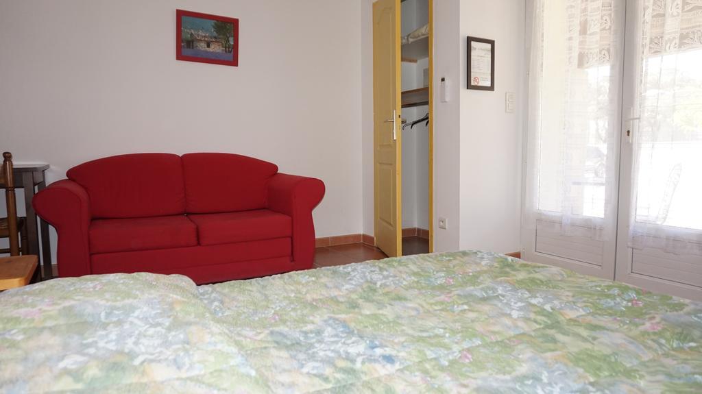 Appartements " Le Clos De La Cerisaie" Castillon-du-Gard Dış mekan fotoğraf