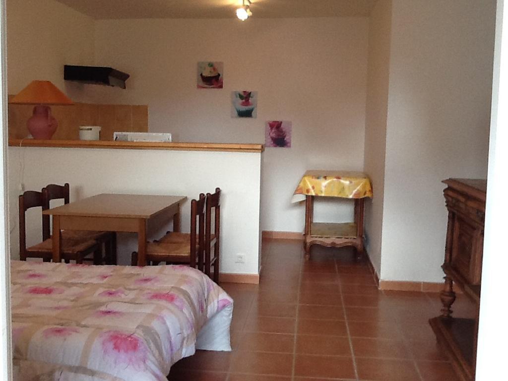 Appartements " Le Clos De La Cerisaie" Castillon-du-Gard Oda fotoğraf